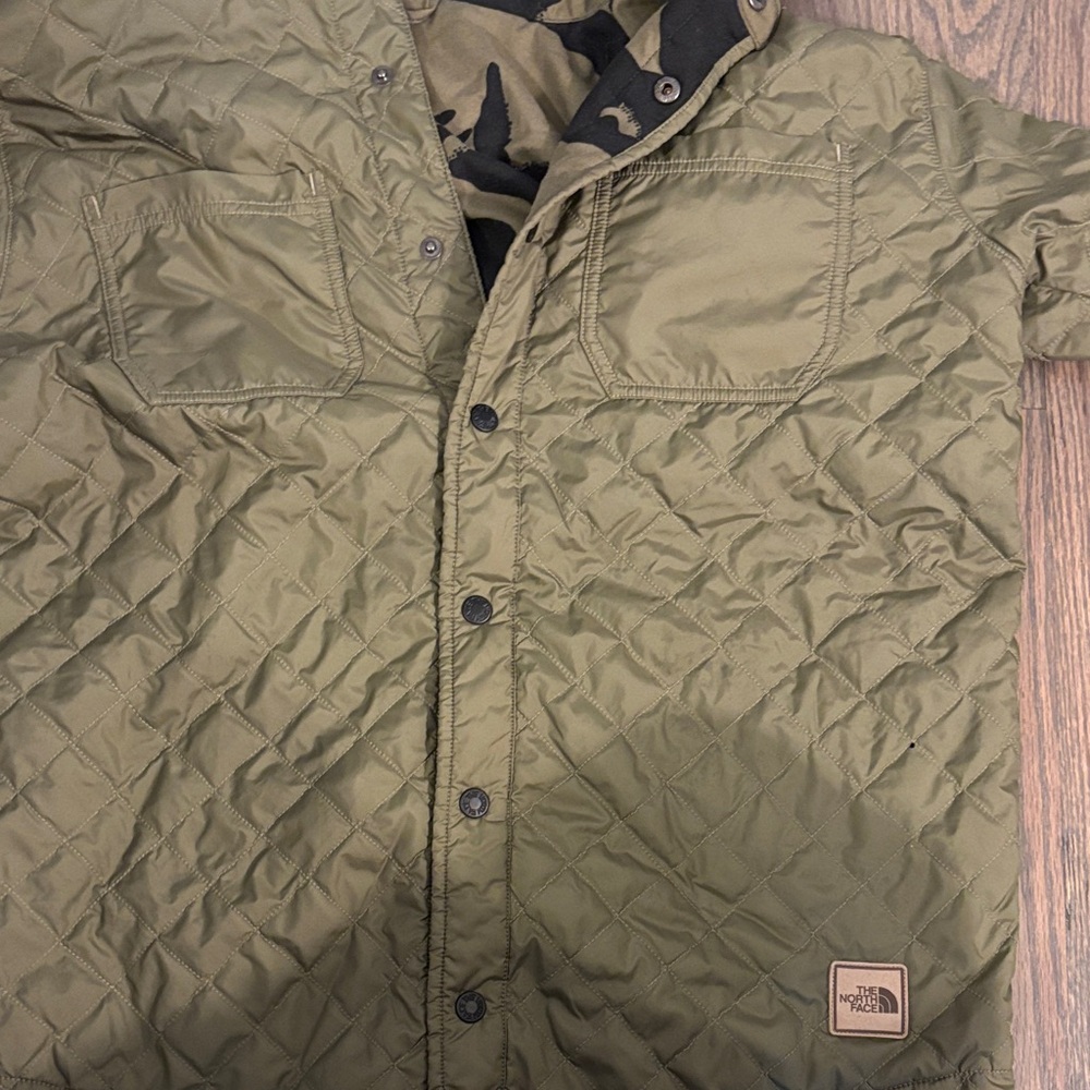 Men's North Fave Quilted Fort Point Jacket in Olive Green, Insulated, Like New! - Picture 4 of 10